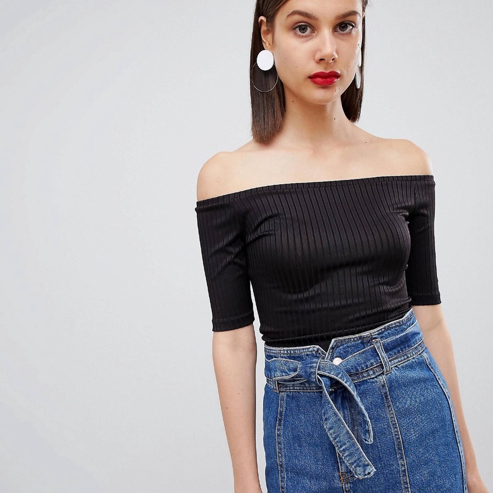 Off shoulder black top blouse fitted ribbed detail